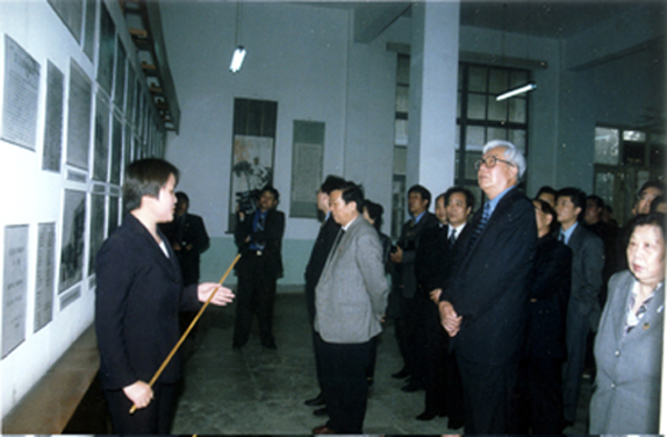 国家政协副主席罗豪才.jpg